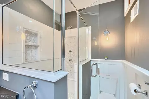 Bath - 3217 Dillon St, Baltimore, MD 21224 photo 6 of 9