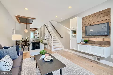 Entry Way - 3217 Dillon St, Baltimore, MD 21224 photo 1 of 13