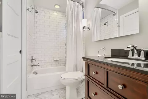 Bath - 3217 Dillon St, Baltimore, MD 21224 photo 7 of 9