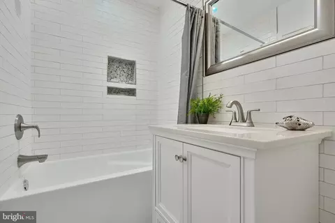 Bath - 1326 Webster St, Baltimore, MD 21230 photo 4 of 9