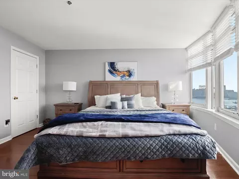 Bedroom - 100 Harborview Dr #1008, Baltimore, MD 21230 photo 4 of 4