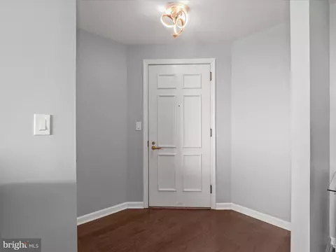 Entry Way - 100 Harborview Dr #1008, Baltimore, MD 21230 photo 2 of 5