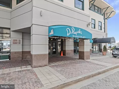 Exterior - 100 Harborview Dr #1008, Baltimore, MD 21230 photo 6 of 7