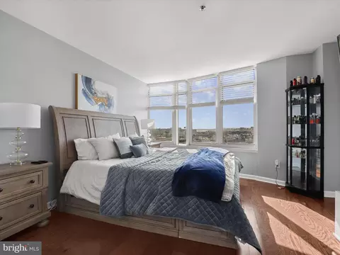 Bedroom - 100 Harborview Dr #1008, Baltimore, MD 21230 photo 1 of 4