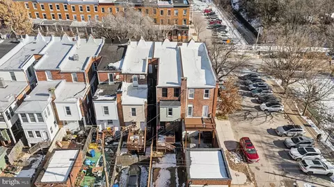 View/Area - 2602 N Calvert St, Baltimore, MD 21218 photo 2 of 9