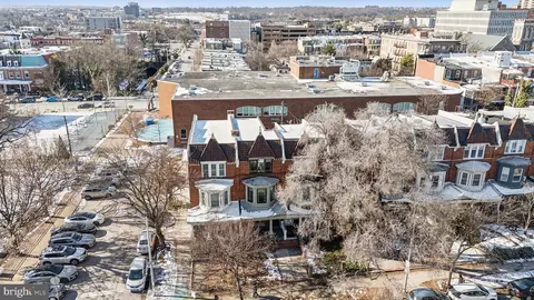 View/Area - 2602 N Calvert St, Baltimore, MD 21218 photo 4 of 9