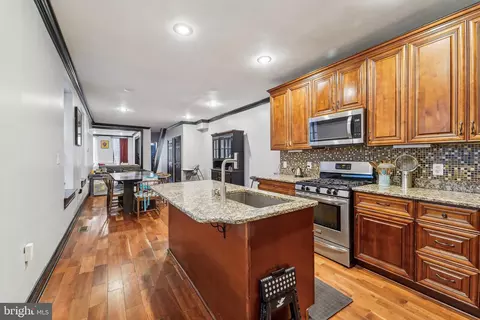 1707 Hollins St, Baltimore, MD 21223