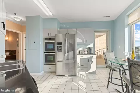 100 Harborview Dr #2004, Baltimore, MD 21230 photo 9
