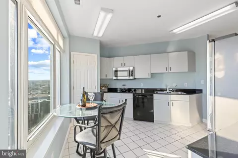 100 Harborview Dr #2004, Baltimore, MD 21230 photo 6