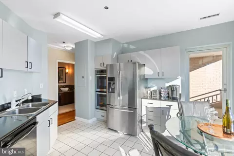100 Harborview Dr #2004, Baltimore, MD 21230 photo 7