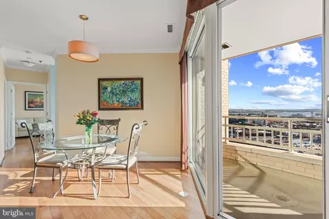 100 Harborview Dr #2004, Baltimore, MD 21230 photo 4