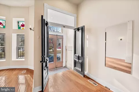 1811 Eutaw Pl, Baltimore, MD 21217 photo 5