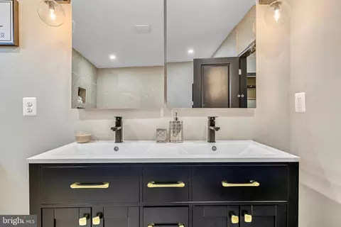 Bath - 709 E 21st St, Baltimore, MD 21218 photo 6 of 6