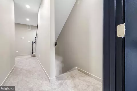 Entry Way - 709 E 21st St, Baltimore, MD 21218 photo 5 of 12