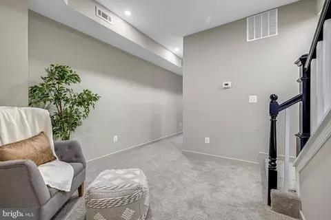 Entry Way - 709 E 21st St, Baltimore, MD 21218 photo 6 of 12