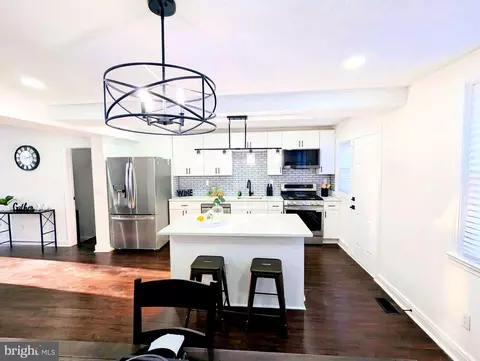 Kitchen - 809 Wedgewood Rd, Baltimore, MD 21229 photo 3 of 5