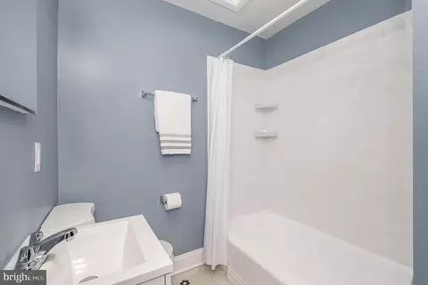 Bath - 2435 Ashton St, Baltimore, MD 21223 photo 2 of 3
