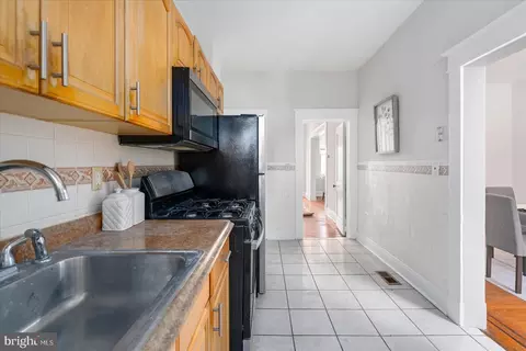 Entry Way - 3222 Presstman St, Baltimore, MD 21216 photo 4 of 6