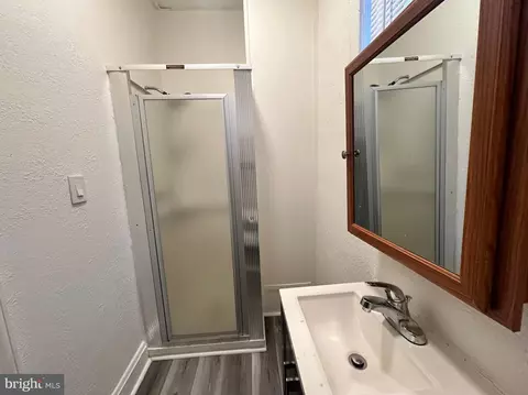 Bath - 3327 Spaulding Ave, Baltimore, MD 21215 photo 3 of 6