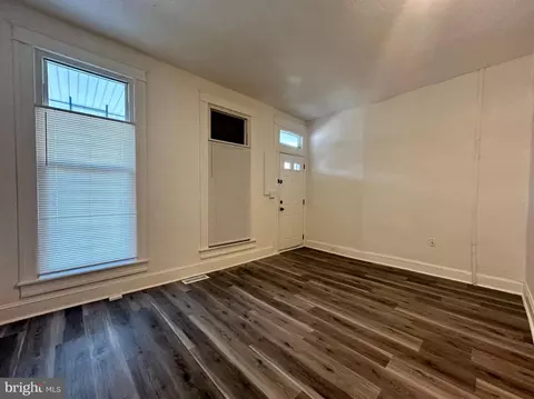 Living - 3327 Spaulding Ave, Baltimore, MD 21215 photo 5 of 9