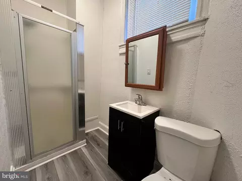 Bath - 3327 Spaulding Ave, Baltimore, MD 21215 photo 1 of 6