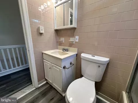 Bath - 3327 Spaulding Ave, Baltimore, MD 21215 photo 6 of 6