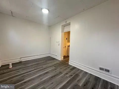 Living - 3327 Spaulding Ave, Baltimore, MD 21215 photo 4 of 9