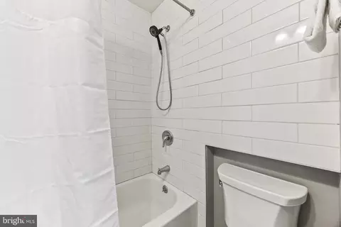 Bath - 1505 Union Ave, Baltimore, MD 21211 photo 2 of 3