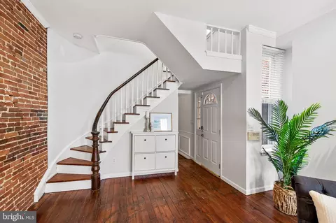 Entry Way - 1308 William St, Baltimore, MD 21230 photo 3 of 8