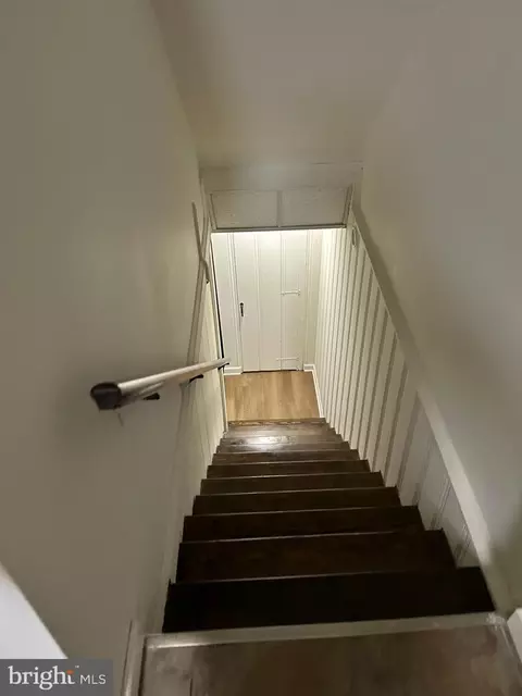 Entry Way - 603 Braeside Rd, Baltimore, MD 21229 photo 9 of 9