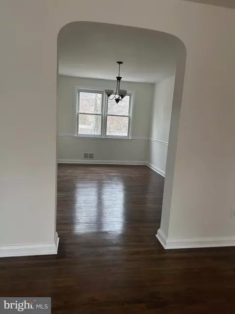 Entry Way - 603 Braeside Rd, Baltimore, MD 21229 photo 1 of 9