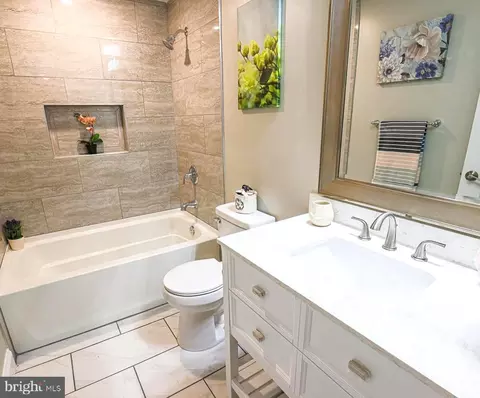 5719 Jonquil Ave, Baltimore, MD 21215 photo 3