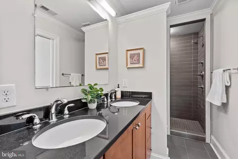 Bath - 3417 Dillon St, Baltimore, MD 21224 photo 6 of 7