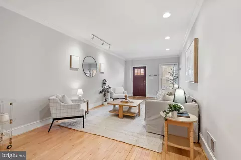 Living - 3417 Dillon St, Baltimore, MD 21224 photo 2 of 4