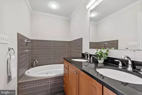 Bath - 3417 Dillon St, Baltimore, MD 21224 photo 5 of 7