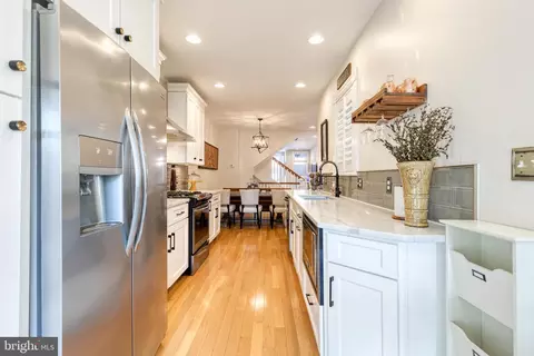Kitchen - 2927 Dillon St, Baltimore, MD 21224 photo 3 of 4