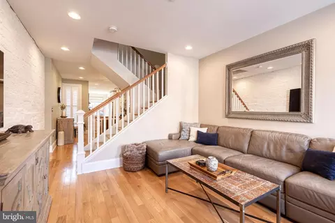 Living - 2927 Dillon St, Baltimore, MD 21224 photo 1 of 1
