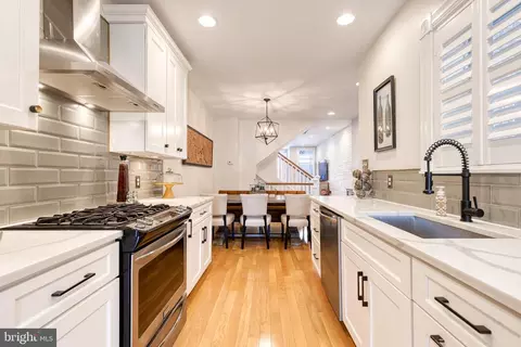 Kitchen - 2927 Dillon St, Baltimore, MD 21224 photo 4 of 4
