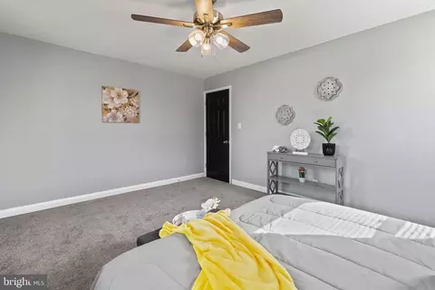 Bedroom - 4032 Balfern Ave, Baltimore, MD 21213 photo 4 of 4