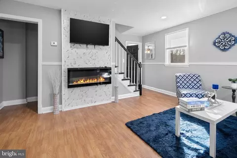 Entry Way - 4032 Balfern Ave, Baltimore, MD 21213 photo 1 of 3