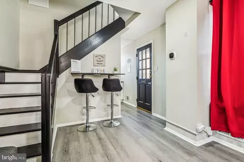 Entry Way - 512 Warner St, Baltimore, MD 21230 photo 3 of 5
