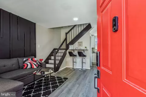 Entry Way - 512 Warner St, Baltimore, MD 21230 photo 2 of 5