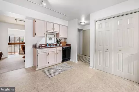 Entry Way - 4320 Roland Spring Dr, Baltimore, MD 21210 photo 2 of 4