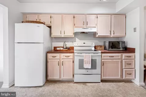 Kitchen - 4320 Roland Spring Dr, Baltimore, MD 21210 photo 1 of 3
