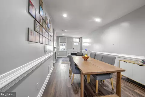 Entry Way - 242 Albemarle St, Baltimore, MD 21202 photo 2 of 6