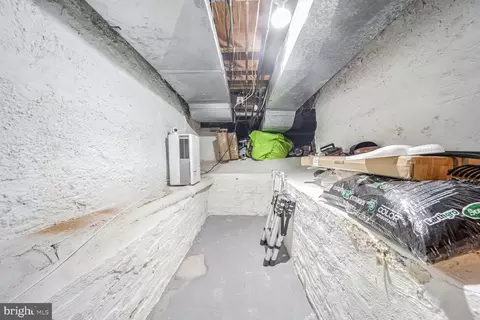 Entry Way - 242 Albemarle St, Baltimore, MD 21202 photo 6 of 6