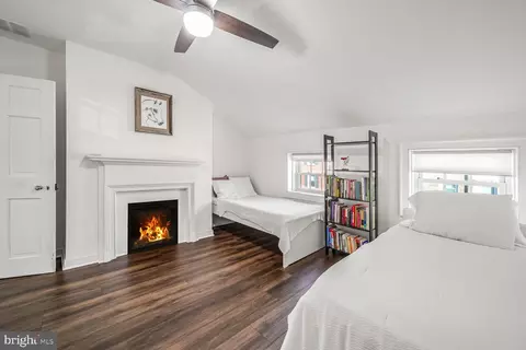 Bedroom - 242 Albemarle St, Baltimore, MD 21202 photo 5 of 6