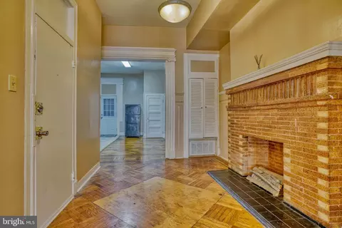 Entry Way - 2323 Eutaw Pl, Baltimore, MD 21217 photo 3 of 14