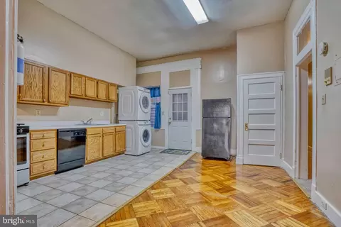 Entry Way - 2323 Eutaw Pl, Baltimore, MD 21217 photo 4 of 14