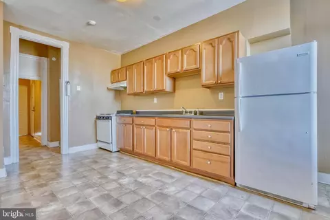 Entry Way - 2323 Eutaw Pl, Baltimore, MD 21217 photo 13 of 14